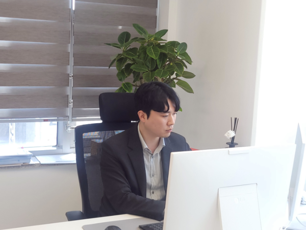 수원 학교폭력전문 문희웅 변호사 서류 작성 사진